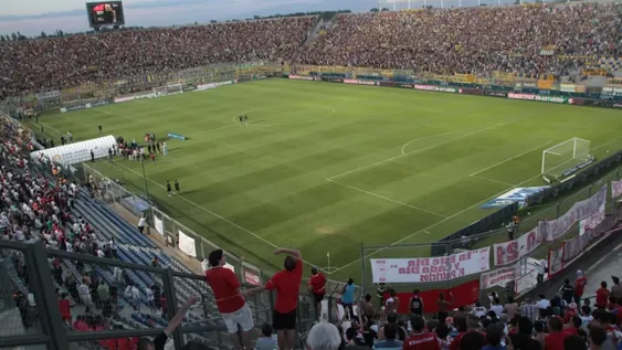 Una sanción de FIFA pone en riesgo el aforo total del Bicentenario