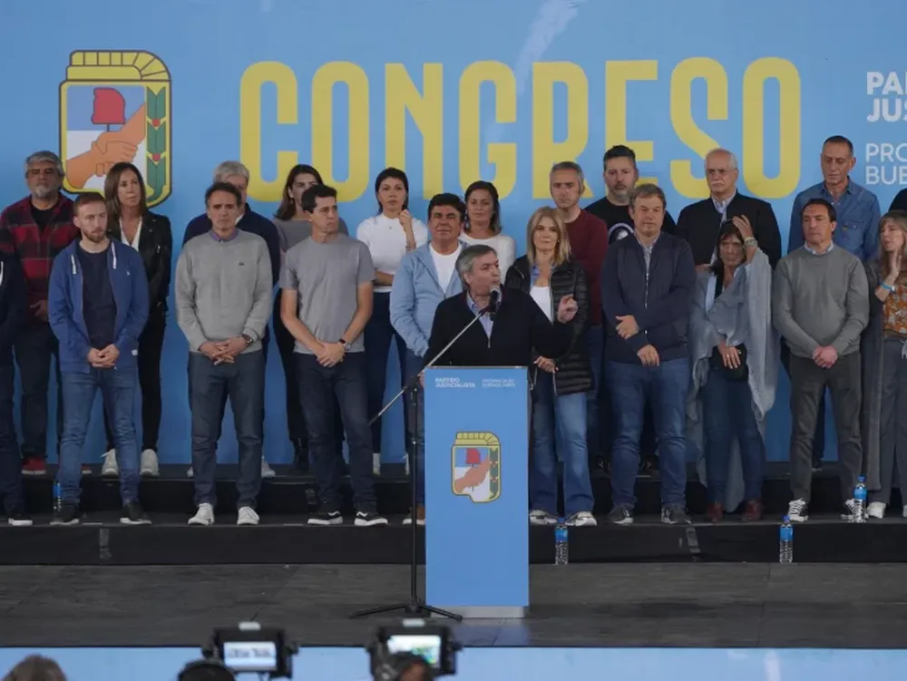 Máximo Kirchner pide debatir un plan de gobierno y gambetea la discusión de las PASO