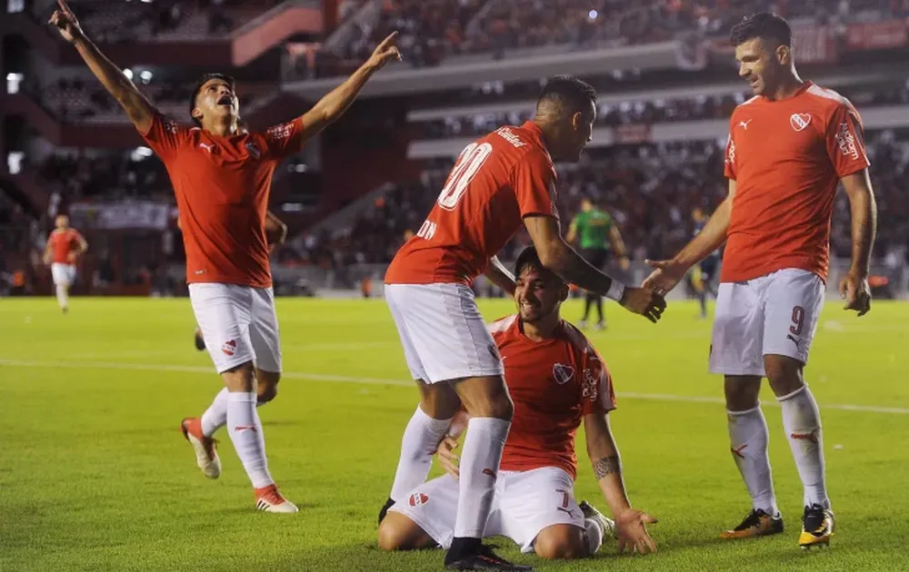 Independiente superó a Boca y le puso dramatismo al torneo a falta de 4 fechas