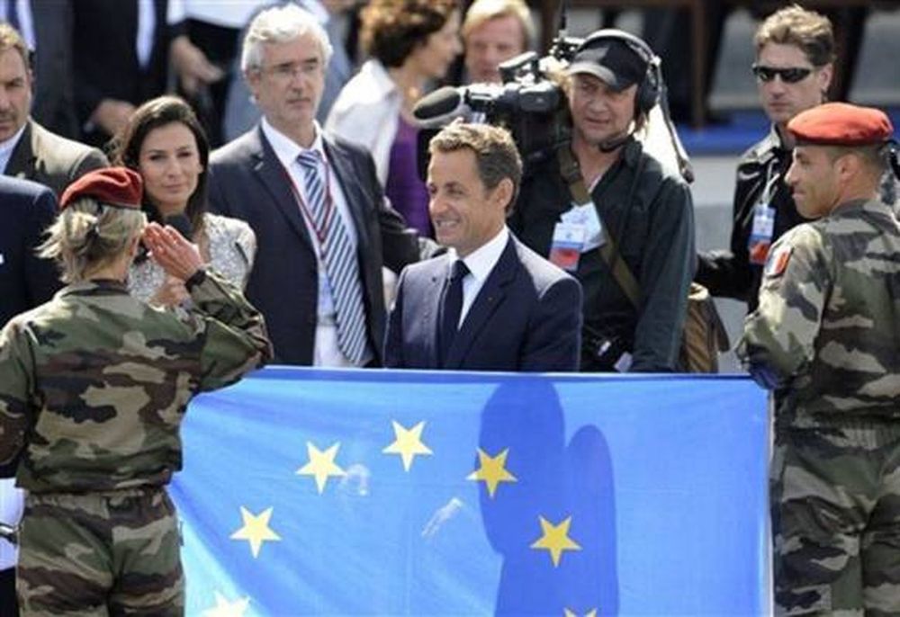 Entre protestas, Francia celebra 220 años de la Toma de la Bastilla