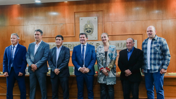 El gobernador Marcelo Orrego presentó el Desafío Ruta 40.