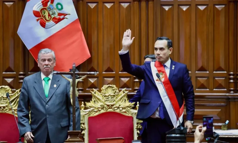 El nuevo presidente de Perú, José Jerí, elegido por el Congreso por destitución de Dina Boluarte.
