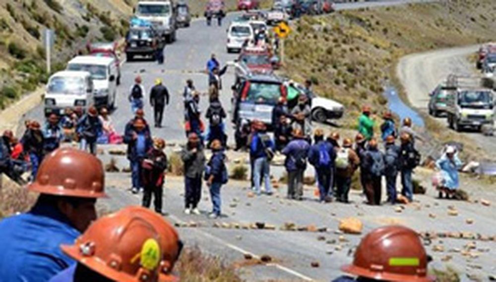 Mineros secuestraron y asesinaron a un viceministro boliviano