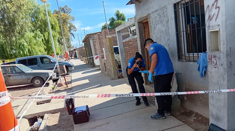 El principal sospechoso de dejar a una joven baleada en Rawson, en medio de un robo, fue detenido en Avenida Benavídez, a la altura de la Villa del Sur, en Chimbas, el jueves 16 de abril de 2026. Quedó aprehendido por Flagrancia, por portación de armas de fuego.&nbsp;