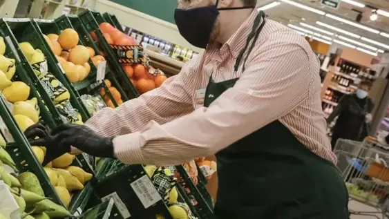 Mucha carga. Dos tercios del aporte del empleador terminan en impuestos y costos laborales. El resto es el sueldo del trabajador.