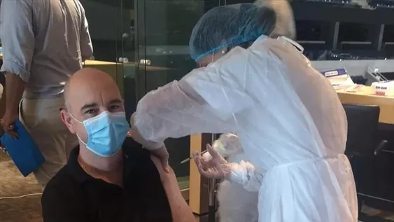 Uruguay comenzó a aplicar la tercera dosis de la vacuna contra el coronavirus