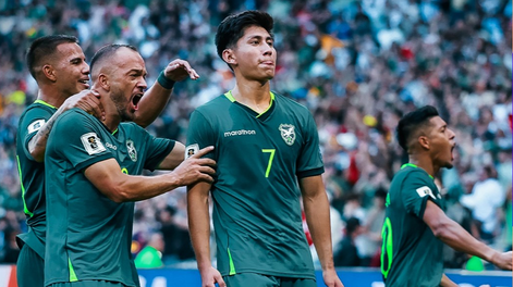 Bolivia dio vuelta el partido ante Surinam y quedó a un paso del Mundial 2026.