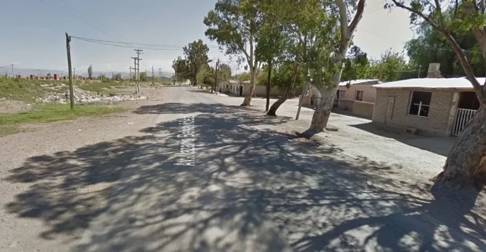 Un joven falleció tras chocar con su moto contra un auto estacionado