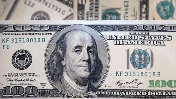 El dólar blue se tomó un respiro al descender un peso: se negoció en $519