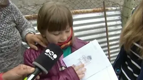 Tiene 9 años y vende sus dibujos para reconstruir su casa tras sufrir un incendio