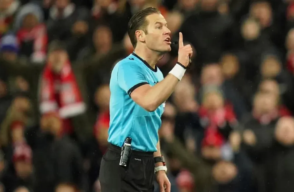 Danny Makkelie, el policía que será el árbitro de Argentina-Polonia