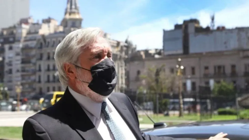 Conte Grand trató de desligarse de la mesa judicial, pero no convenció a diputados