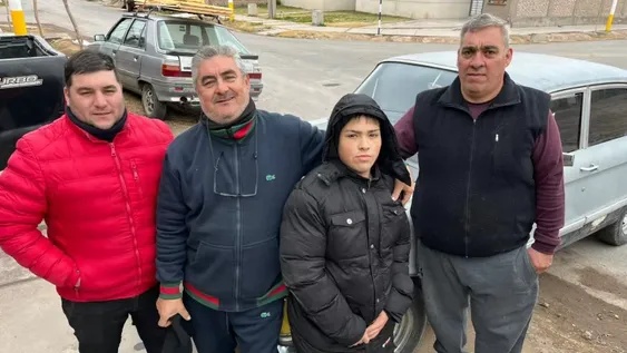 APOYO INCONDICIONAL. La familia de Adrián valora el esfuerzo y colabora con la movida solidaria para que el Falcon no se venda.