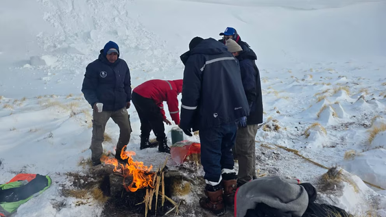 rescataron con vida a los mineros atrapados por una tormenta de nieve en la puna de catamarca