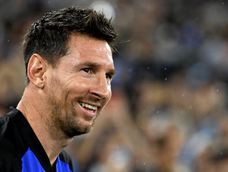 Lionel Messi compró un club de fútbol en España. Lionel Messi compró un club de fútbol en España.