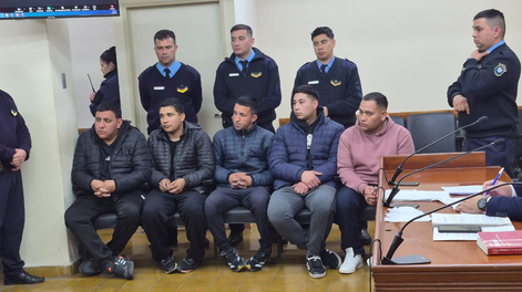 De izquierda a derecha: los policías Atencio, Ochoa, Ortiz, Saldaña y Páez.