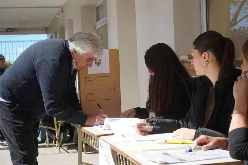 Elecciones bonaerenses: cerca del cierre, votó más del 50% del padrón