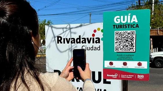 Rivadavia: ponen carteles que incluyen hasta Lengua de Señas para fomentar la accesibilidad