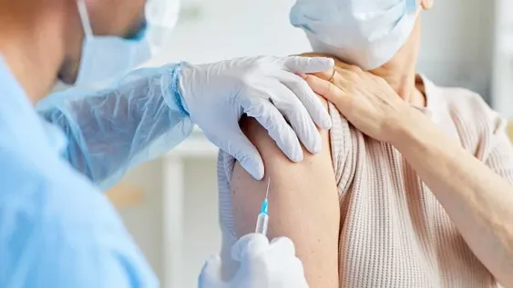 El Gobierno indemnizará a quienes sufran efectos adversos por la vacuna