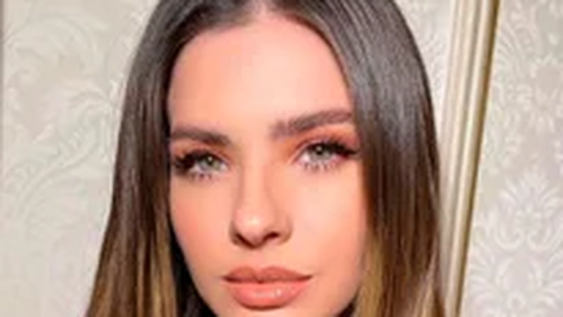 La China Suárez lució un corpiño con encaje y revolucionó las redes