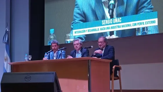 Fernández habló del “panorama desolador” en el país pero aseguró que “siempre nos levantamos”