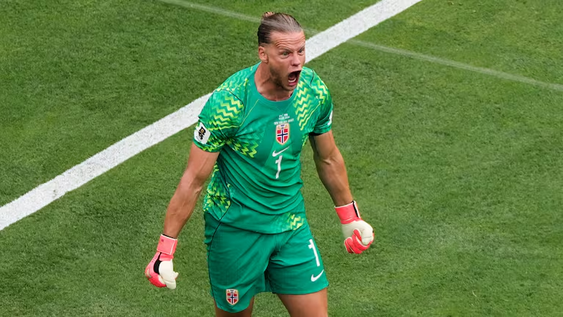 Orjan Nyland, el arquero de Noruega, fue figura ante Brasil.
