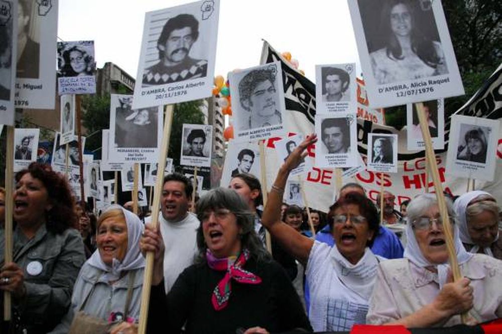 Pura emoción al recordar a desaparecidos