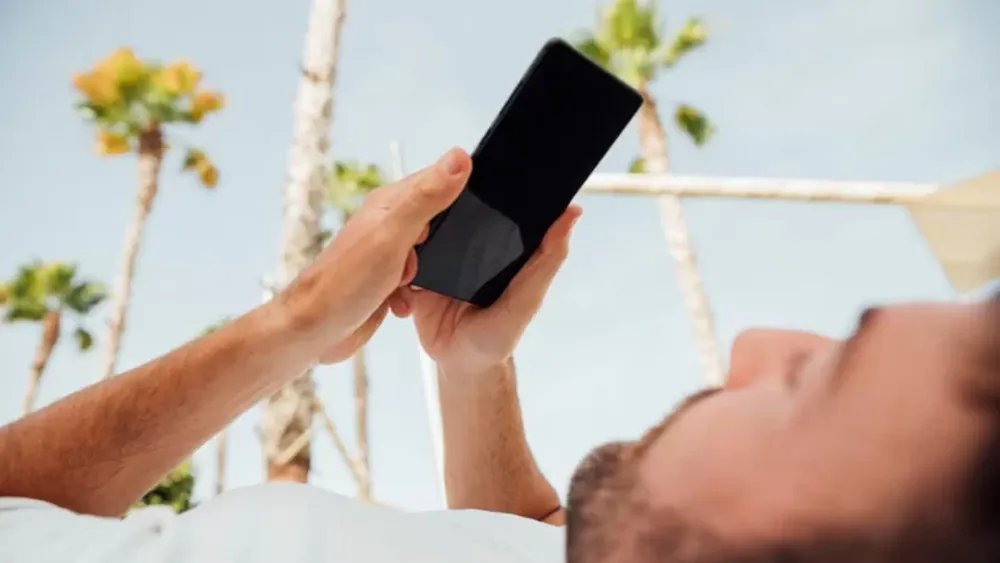 Un informe reveló cuánto tiempo pasan los argentinos usando dispositivos móviles