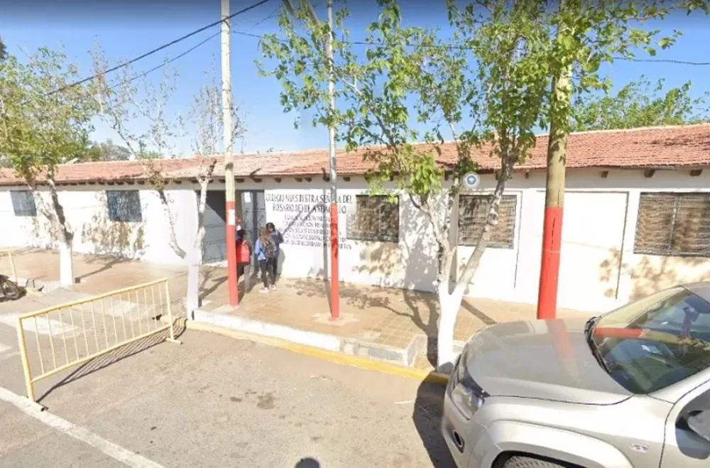 Insólito: en una escuela parroquial sanjuanina pedían recibo de sueldo y garante para la inscripción