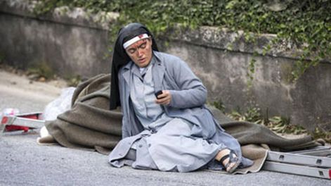 La historia detrás de la foto de la monja que recorrió el mundo