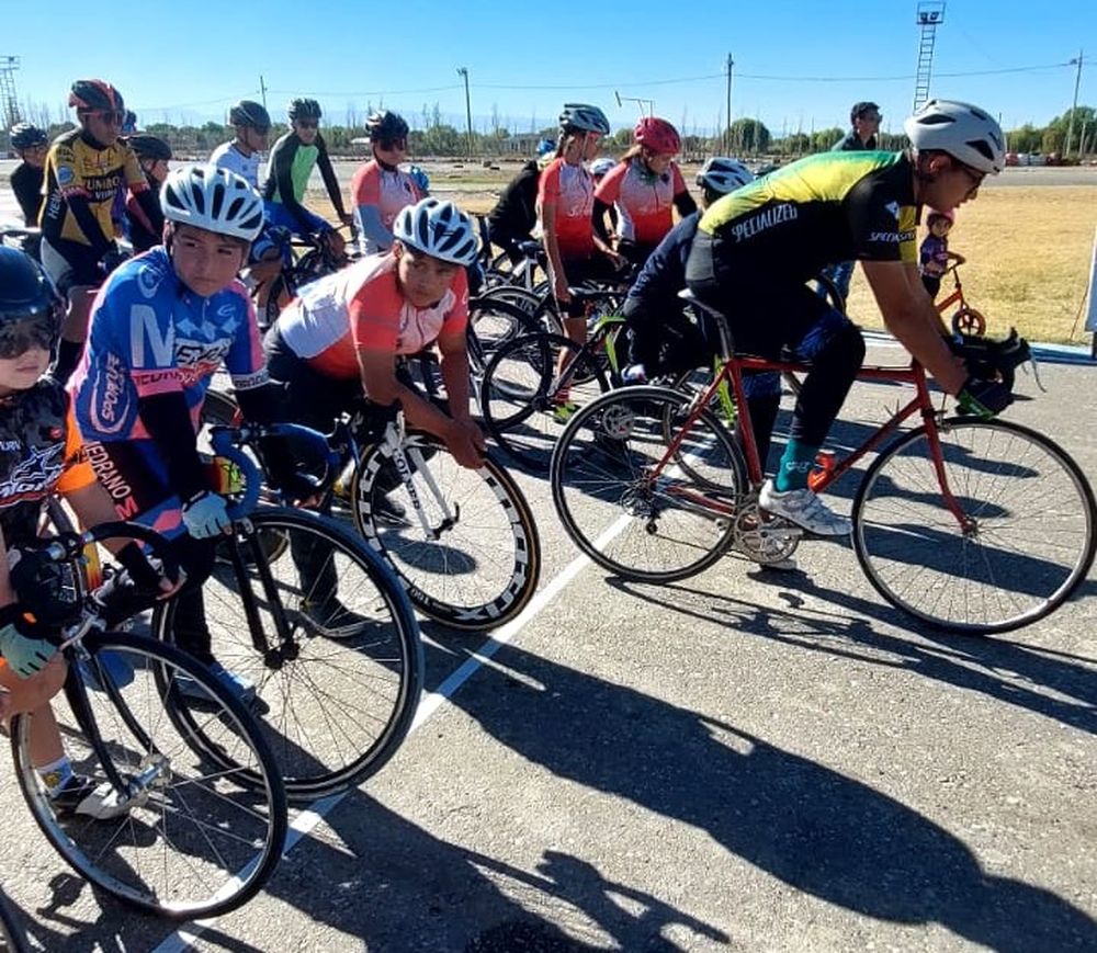 Futuro. El Torneo Petit en Pocito del ciclismo infanto juvenil culminó con gran éxito.