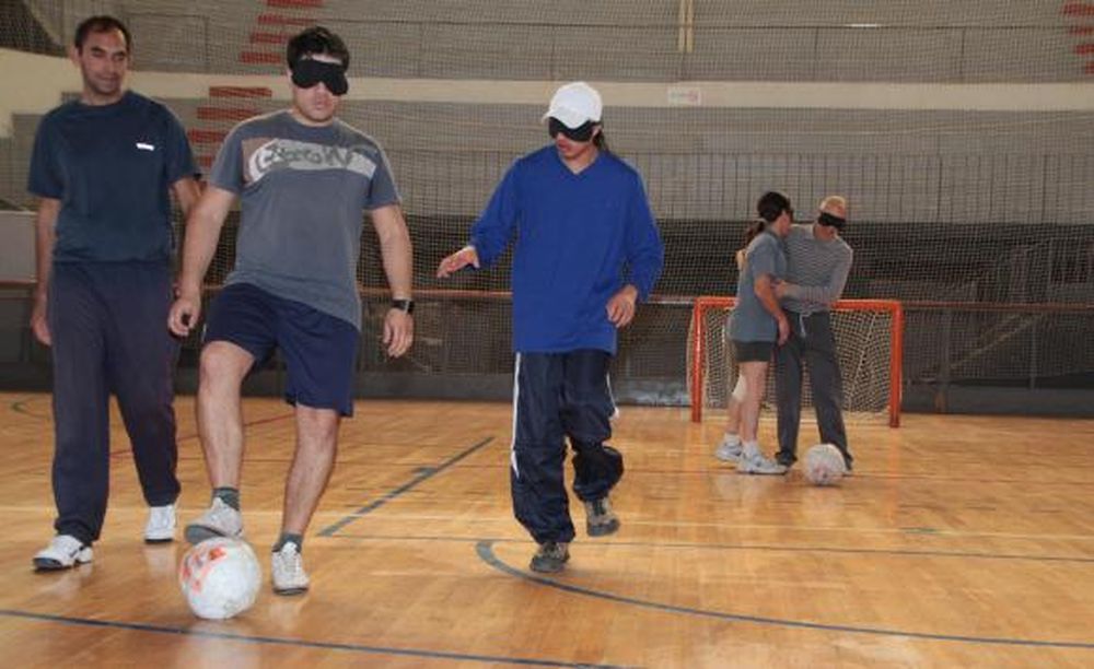 Por primera vez, forman un equipo de ciegos para competir en fútbol