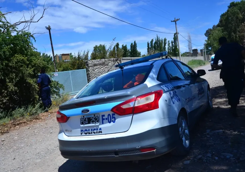 Golpean, asaltan y dejan maniatada a una mujer dentro de su vivienda
