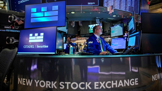 el petroleo cae y las bolsas del mundo repuntan tras el anuncio de donald trump sobre el estrecho de ormuz