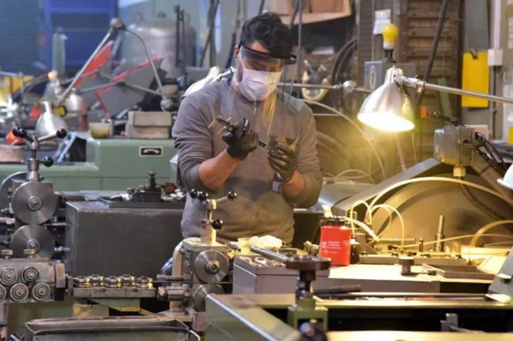 El empleo privado acumula 21 meses seguidos de crecimiento