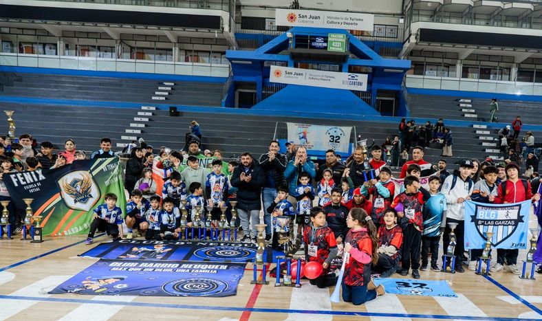 Definiciones. En el Cantoni, el futsal infantil de Rawson coronó a todos sus campeones.
