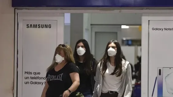 Reabren las fronteras para turistas de países limítrofes, sin cuarentena, pero con PCR