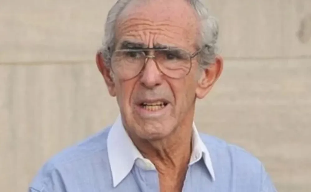 Venden los anteojos de Ricardo Barreda y piden millones a cambio