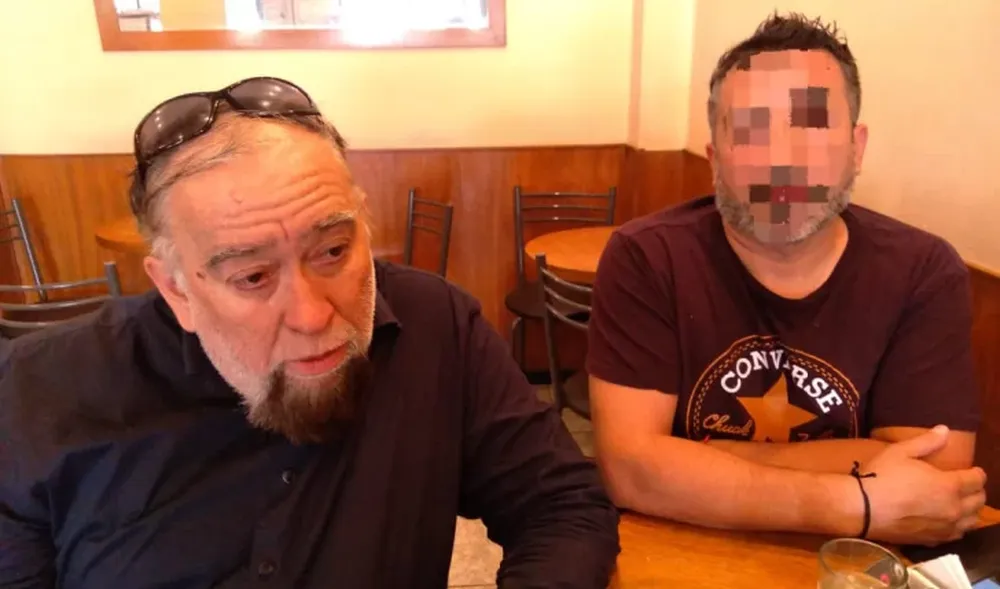 CRISTIAN HERRERA (derecha con César Jofré) fue uno de los nexos de Peak Capital. Dijo que perdió 10.000 dólares. Zafaría.