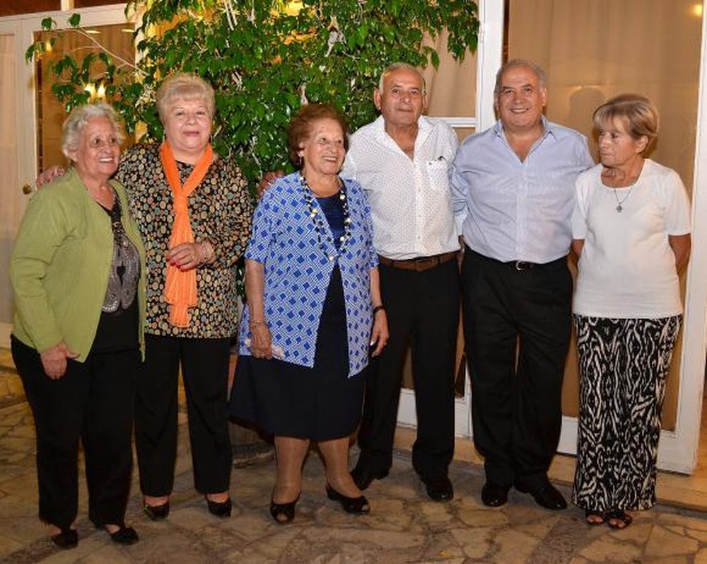 Noventa velitas para Olga Calívar