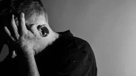 Cuál es el impacto de la soledad en la salud mental y qué aconsejan para abordarla