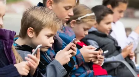 Diario de Cuyo | Los niños necesitan desarrollarse primero en elmundo real, antes de que se les permita trasladarsus vidas al mundo virtual.