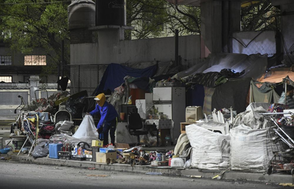 Cien personas bajo los puentes de la Ciudad