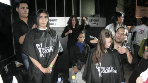 En seis horas, 178 trenzas