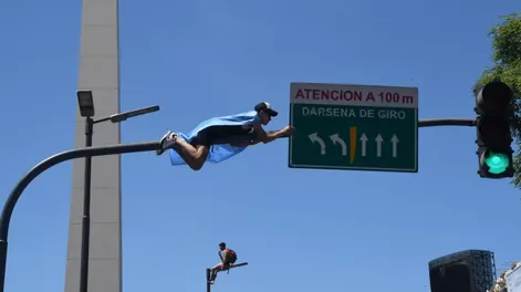 Un joven murió tras caer de un techo durante los festejos por el campeonato de Argentina