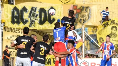 Peñarol sufrió un duro revés en Bahía Blanca y perdió 5-0 ante Olimpo
