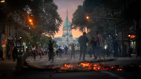 El Gobierno les aplicará derecho de admisión a 26 hinchas involucrados en los destrozos de la marcha