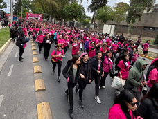 la marea rosa copo las calles de san juan: miles de almas desafiaron el clima por la lucha contra el cancer de mama