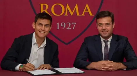 Paulo Dybala firmó contrato con la Roma hasta 2025