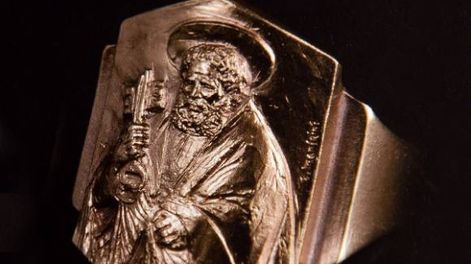 El anillo del Papa no será de oro